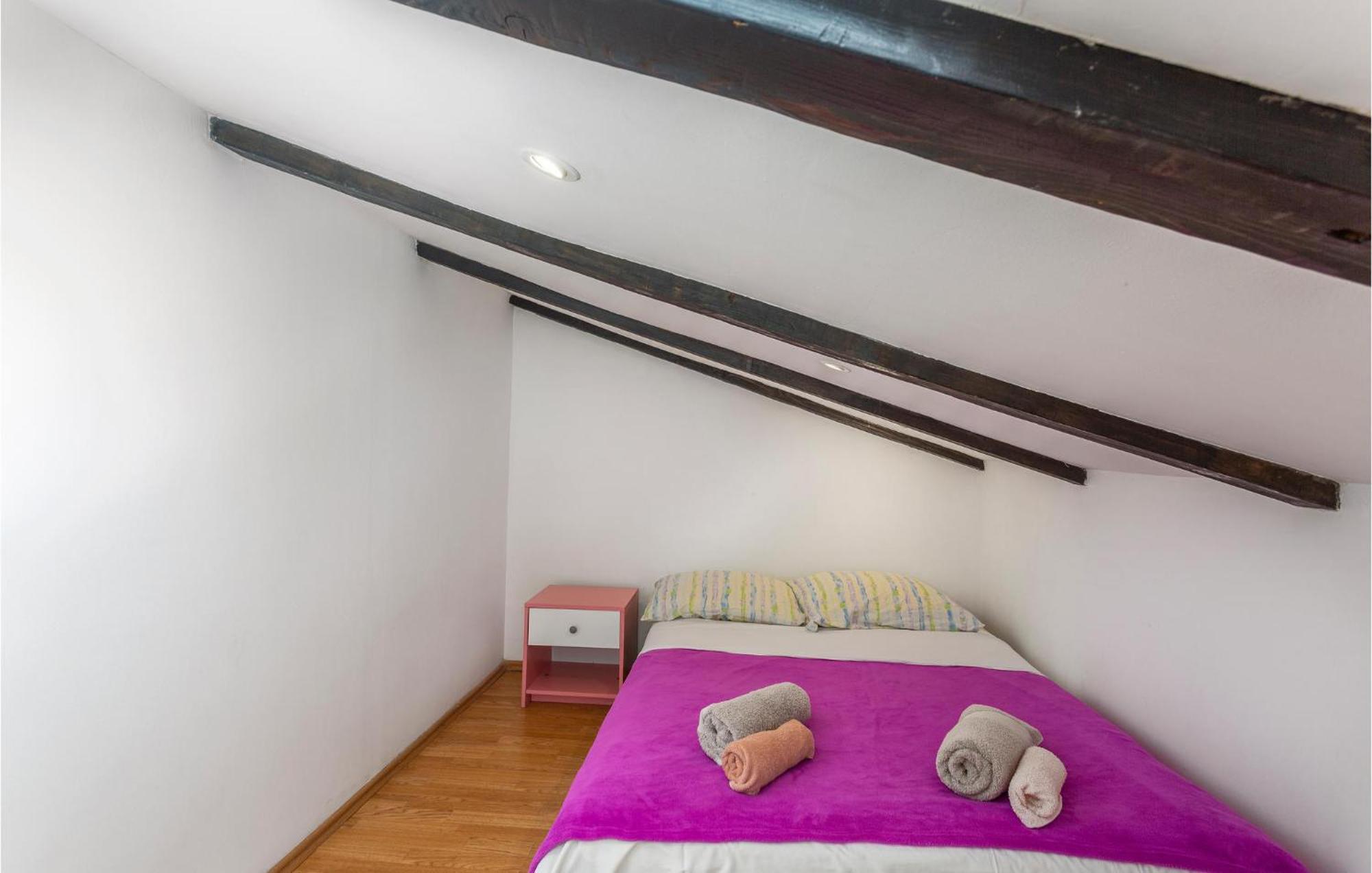 2 Bedroom Amazing Apartment In Njivice Exterior photo