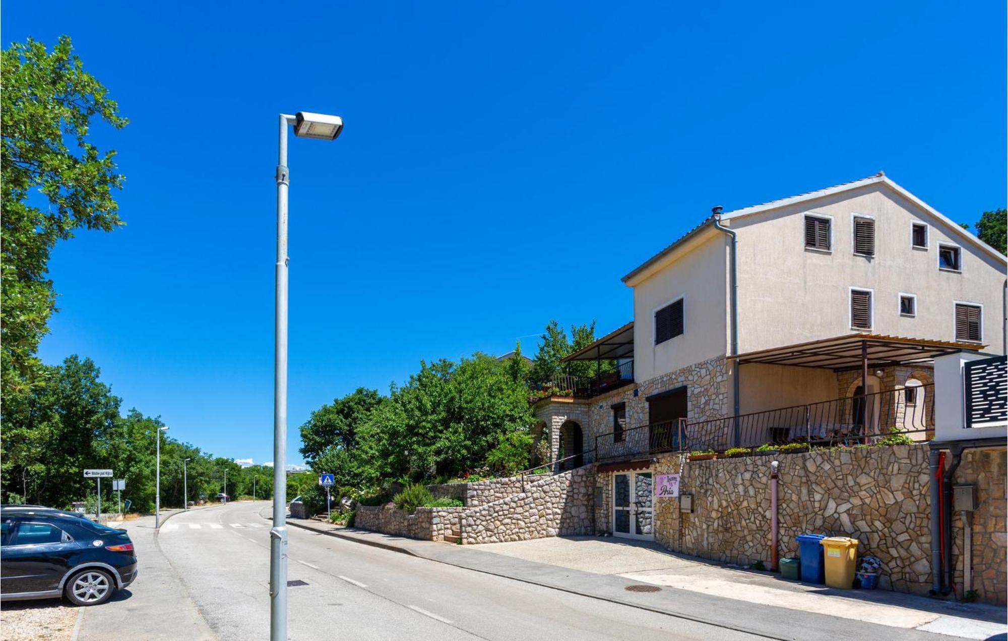2 Bedroom Amazing Apartment In Njivice Exterior photo